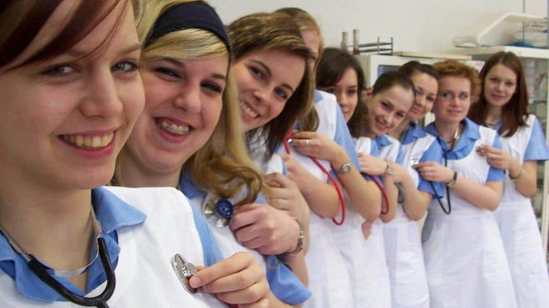 https://archive.wbhm.org/wp-content/uploads/2004/03/Nursing_students-800x450.jpg
