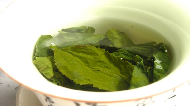 https://archive.wbhm.org/wp-content/uploads/2005/03/green-tea-800x450.jpg