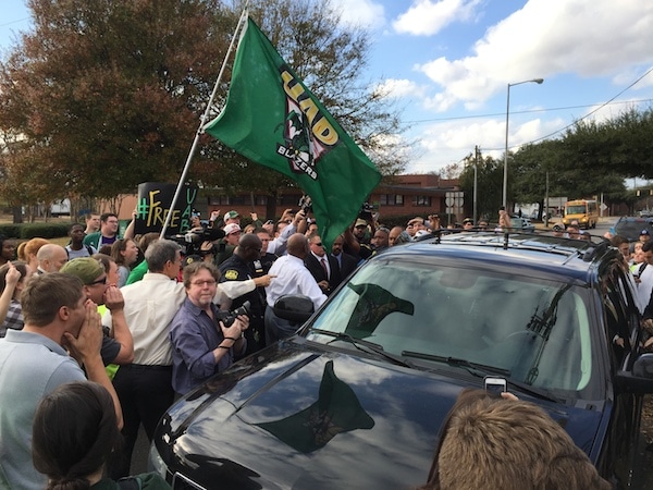 https://archive.wbhm.org/wp-content/uploads/2014/12/uabstudents_football1.jpg