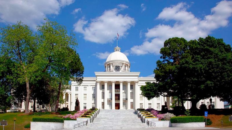 https://archive.wbhm.org/wp-content/uploads/2015/03/Alabama_Capitol_Building3-800x450.jpg