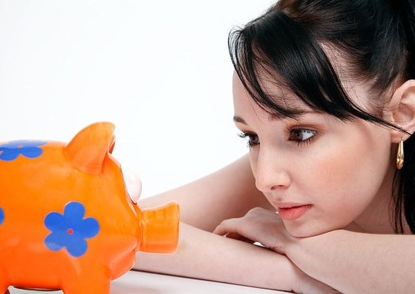 https://archive.wbhm.org/wp-content/uploads/2015/10/1203cdcb85259bbd_640_investing-600x426.jpg