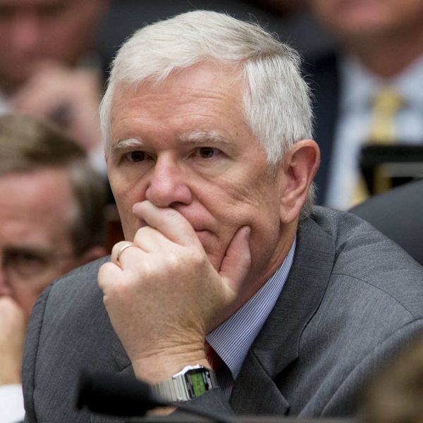 https://archive.wbhm.org/wp-content/uploads/2017/07/Mo_Brooks-600x600.jpg