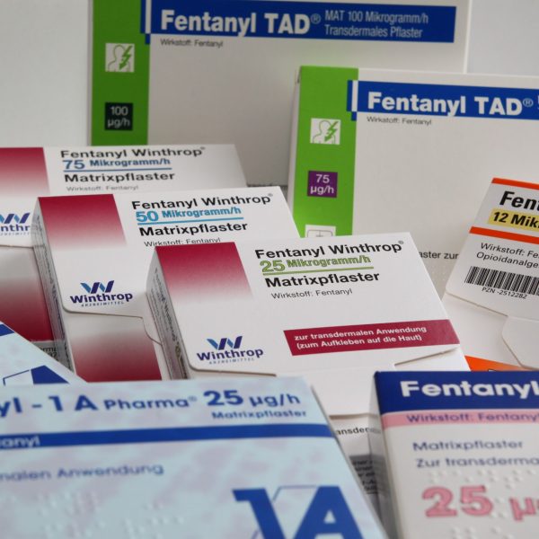 https://archive.wbhm.org/wp-content/uploads/2018/02/Fentanyl_patch_packages-600x600.jpg