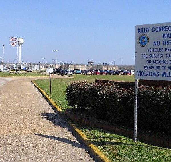 https://archive.wbhm.org/wp-content/uploads/2018/09/1024px-Kilby_Correctional_Facility_Mt_Meigs_Alabama-e1537316441314-600x570.jpg
