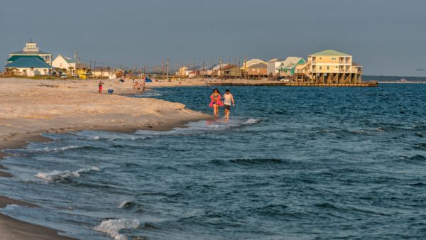 https://archive.wbhm.org/wp-content/uploads/2019/11/Eroded-beach-Dauphin-Island-1024x543-600x338.jpg