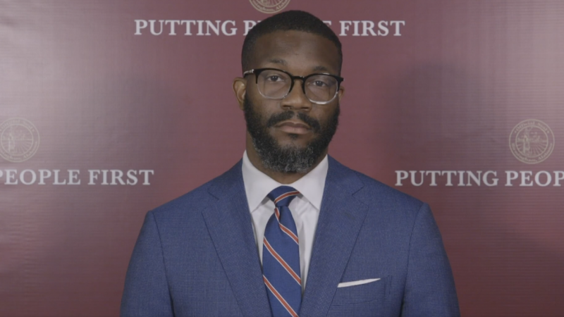 https://archive.wbhm.org/wp-content/uploads/2021/05/Birmingham_Mayor_Randall_Woodfin-e1620759173171-800x450.png