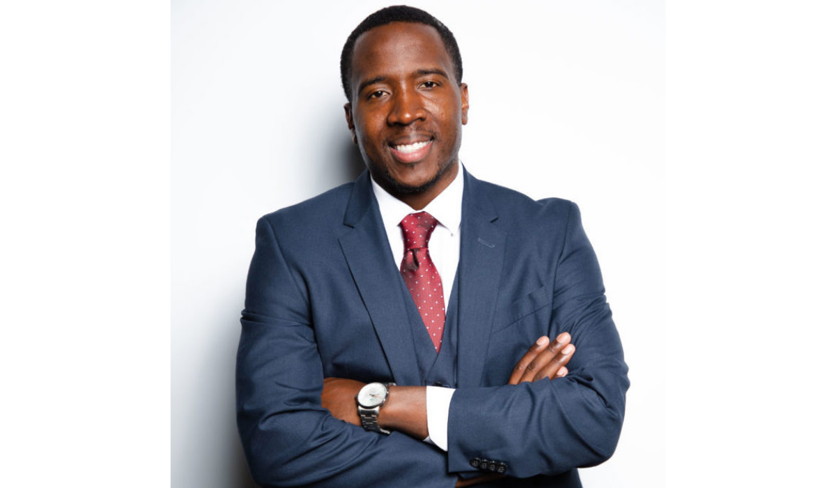 Headshot of Clinton Woods