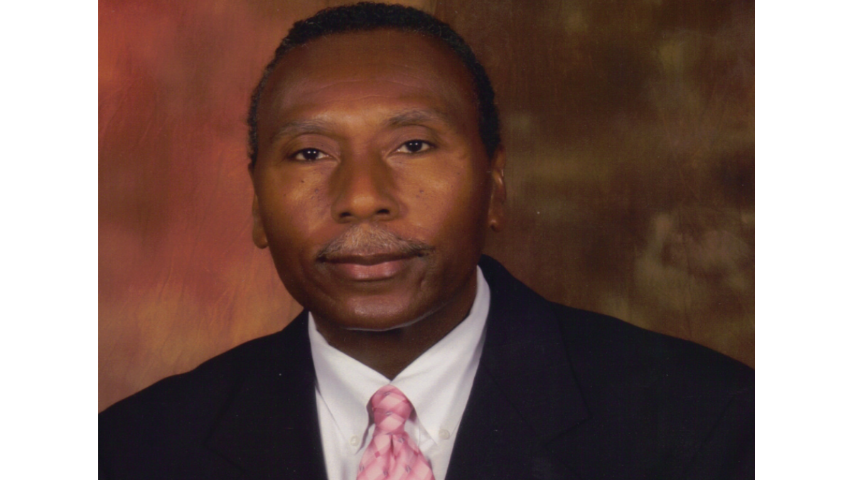 Headshot of Douglas Ragland