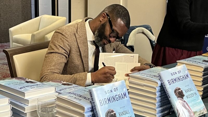 https://archive.wbhm.org/wp-content/uploads/2025/01/Woodfin_Book_Signing-scaled-e1737478087986-800x450.jpg